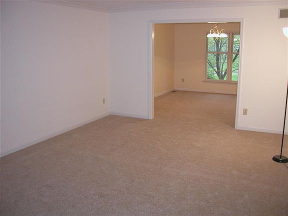 4th image of 8049 Stonebarn Dr