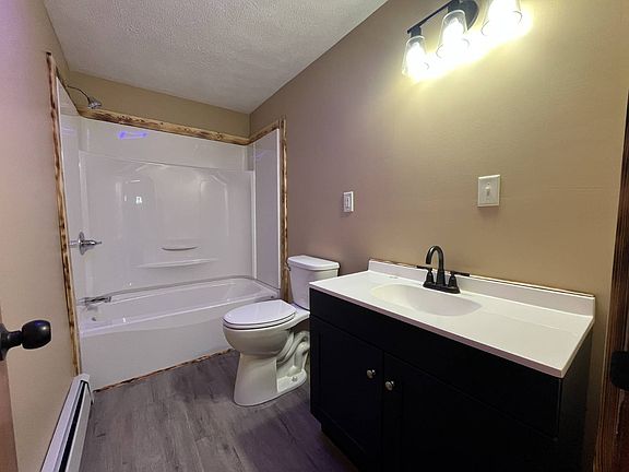 5th image of 1121 SW 6th St