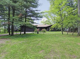 3121 Indian Point Rd, Saugatuck, MI 49453