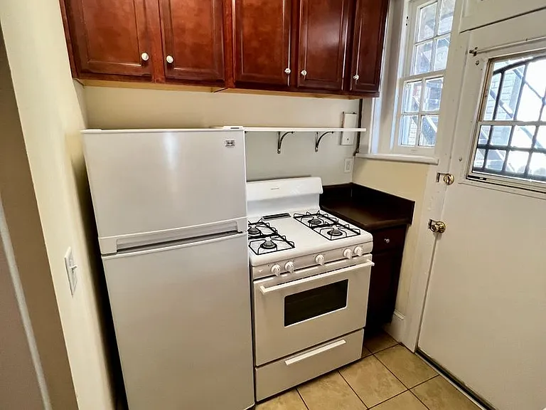 1709 Hanover Ave — Photo 4