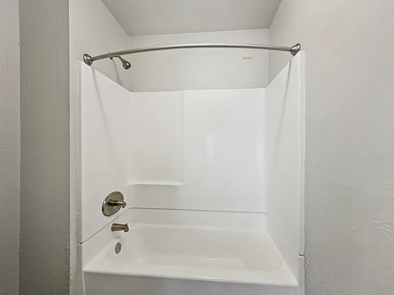 Connect on University Apartments — Photo 27