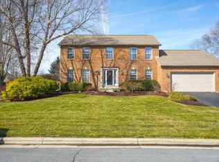 9516 Wayne Brown Dr, Powell, OH