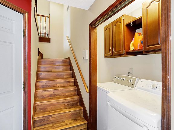 5th image of 60 Huddleston Dr N