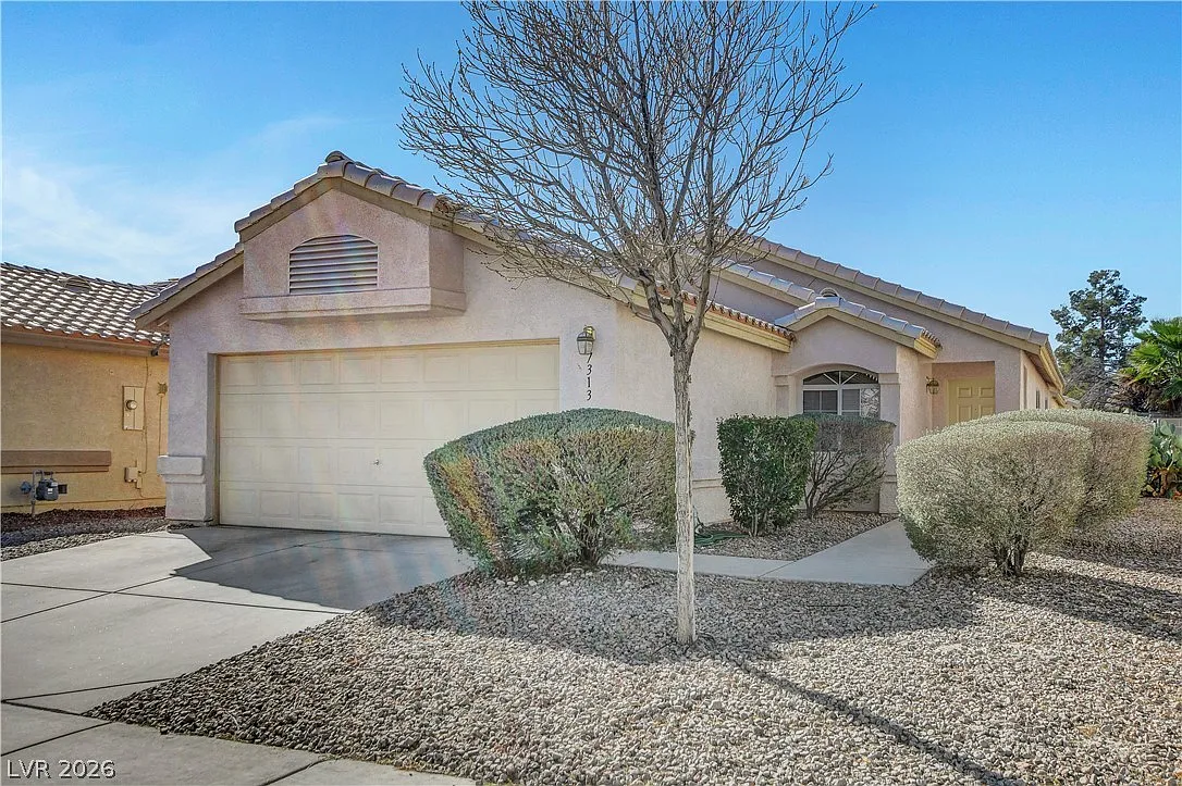 3 bed, 2.0 bath, 1252 sqft, $1,750 — Photo 3