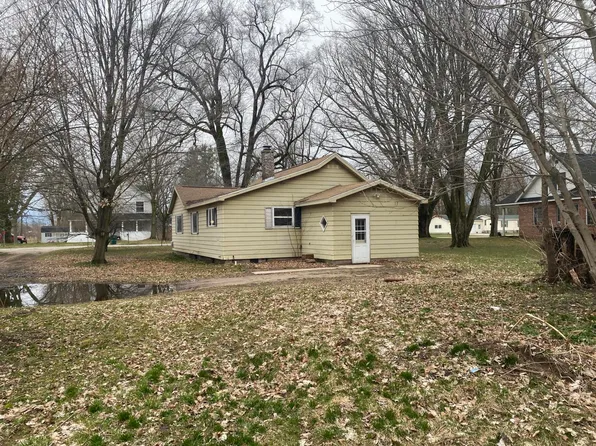 8932 Holton Duck Lake Rd, Holton, MI 49425