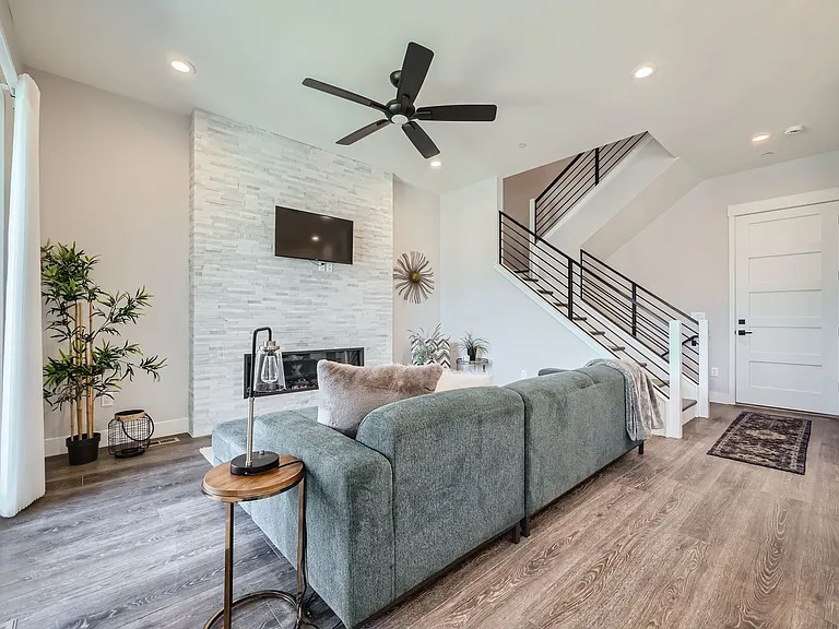 567 Canary Ln — Photo 5