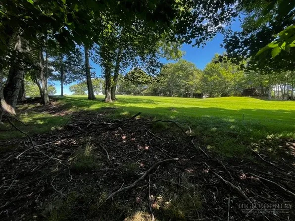 208 Pine Ridge Road, Beech Mountain, NC 28604