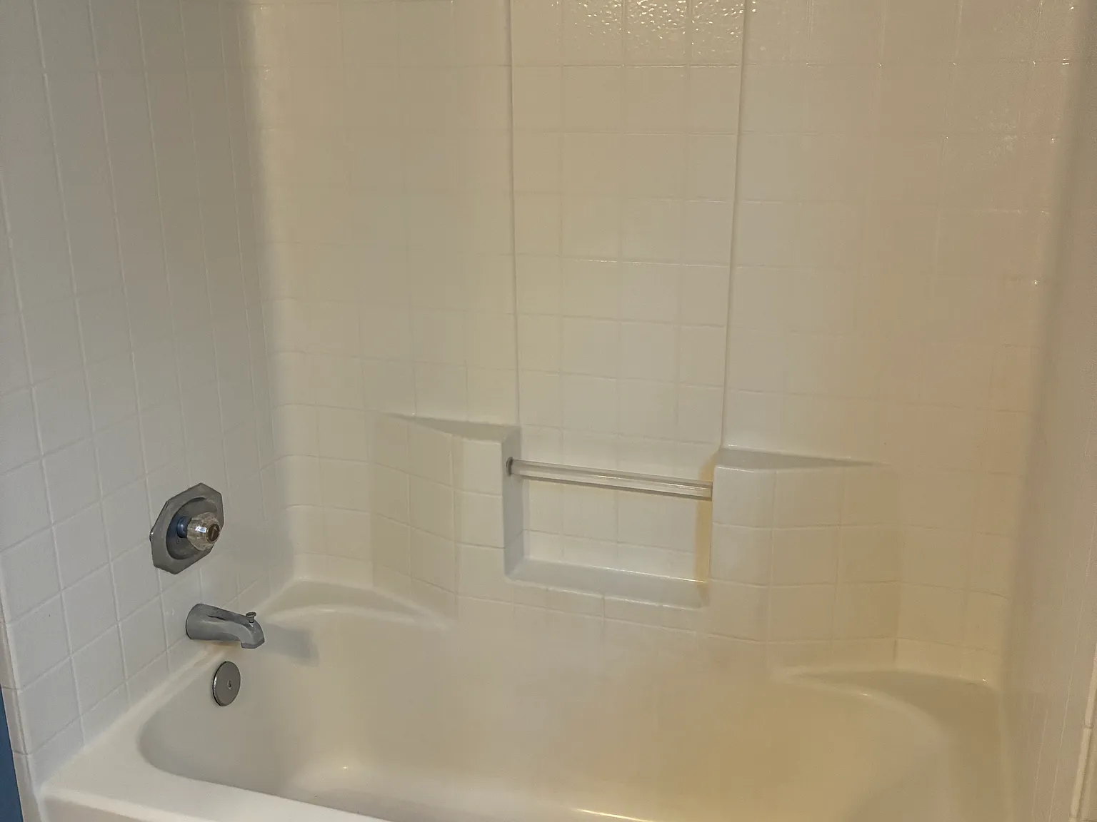 3 bed, 1234 sqft, $1,995 — Photo 4