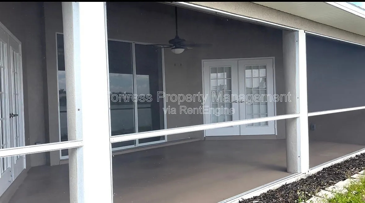 3 bed, 2.0 bath, 1849 sqft, $2,375 — Photo 2