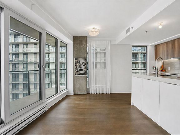 5th image of 101 Rue Peel #1502