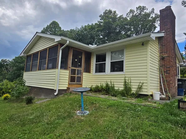 235 Ann St, Oak Hill, WV 25901