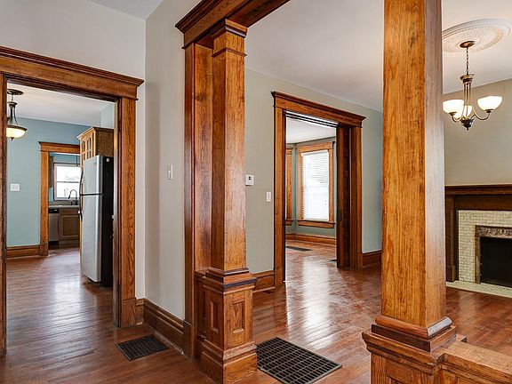 3rd image of 25 E Welch Ave
