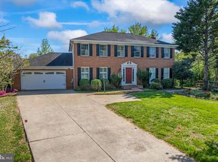 2206 Milburn Ln, Reston, VA 20191