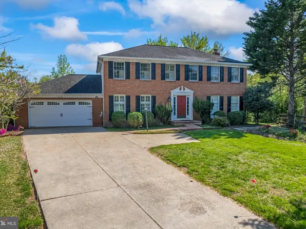 2206 Milburn Ln, Reston, VA 20191