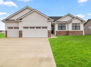 1201 Mulberry Dr NW, Bondurant, IA 50035