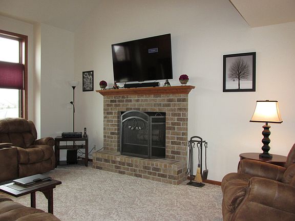 3rd image of 722 S 6th St
