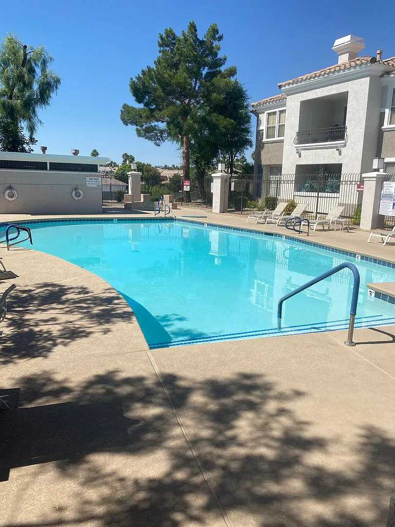 Americana Property Mgmt - 3 Beds Condo In Gated Community In Henderson — Photo 2