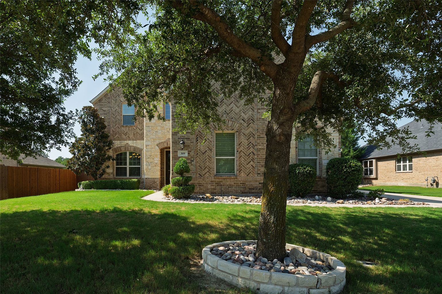 Property in a prime location with modern interiors