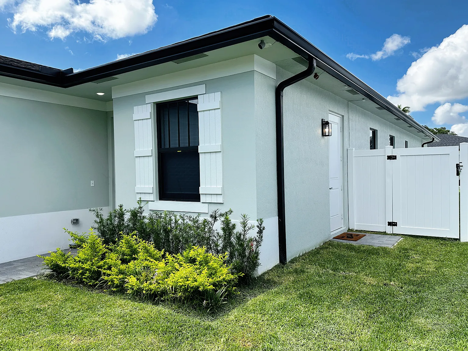 Marguerita Dr, West Palm Beach — Photo 1