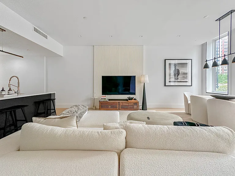 504 La Guardia Pl #2 — Photo 13