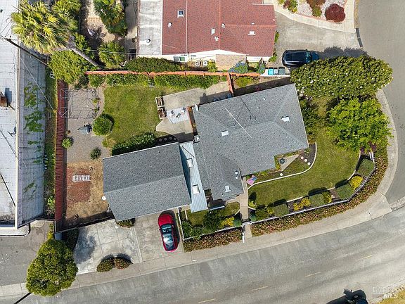 3rd image of 1117 Maple Avenue