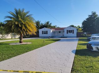130 NE 164th St #A, Miami, FL 33162