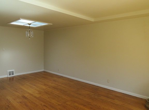 5th image of 86 Staples Ave