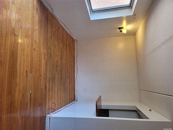3rd image of 88-20 Parsons Blvd #2