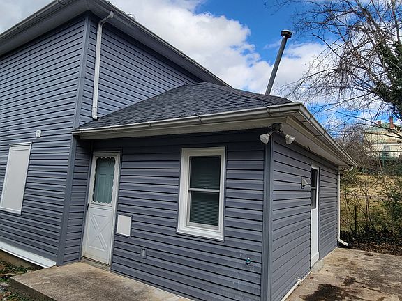 5th image of 109 Tucker St