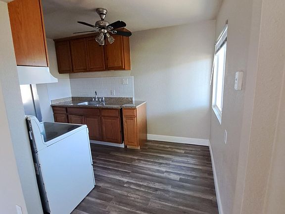 3rd image of 207 Brown St APT 28