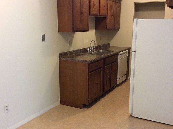 2nd image of 2151 Meadow Ln APT 11