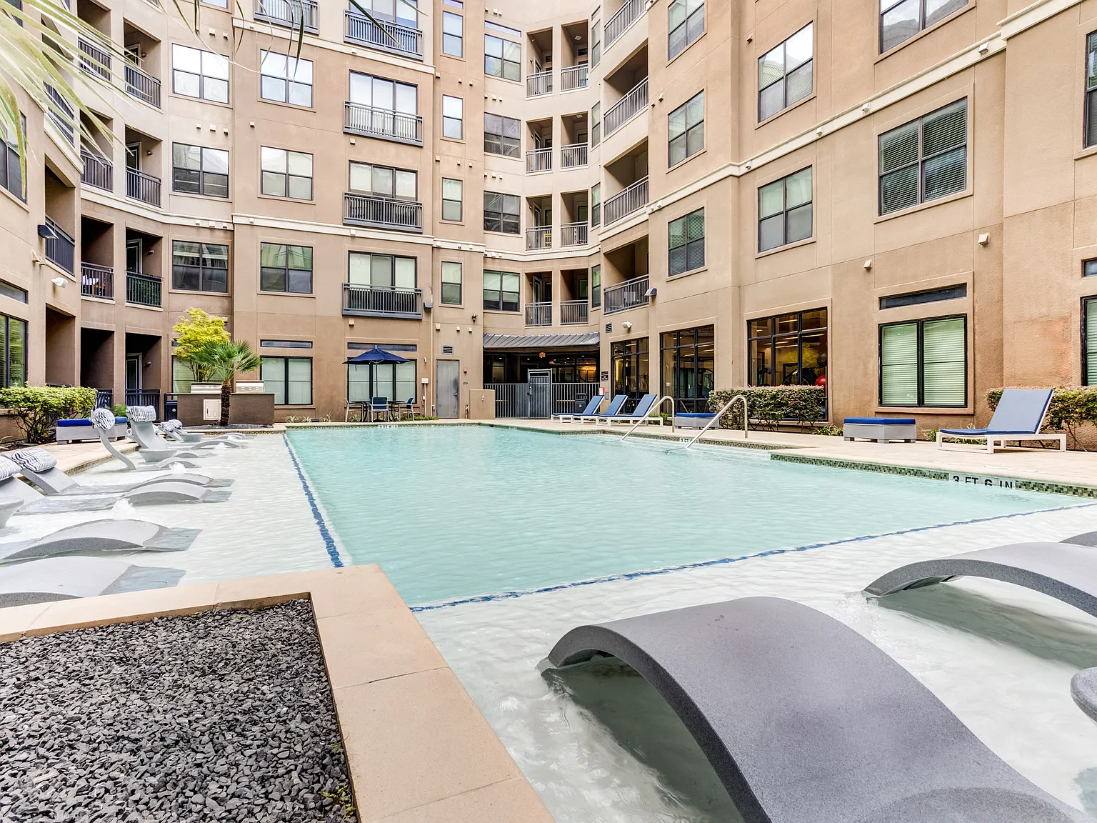 Caroline Post Oak — Photo 3