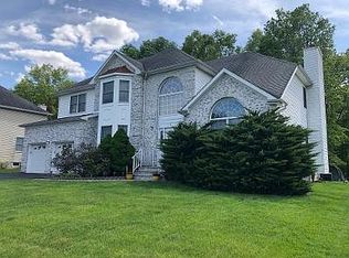 6 Breanne Ct, East Hanover, NJ 07936