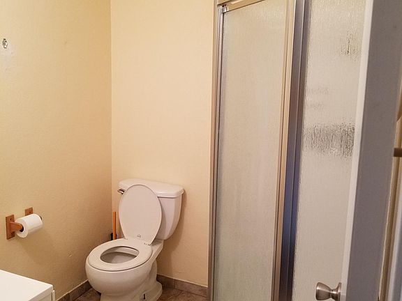 5th image of 2007 Oxford Ave APT 4