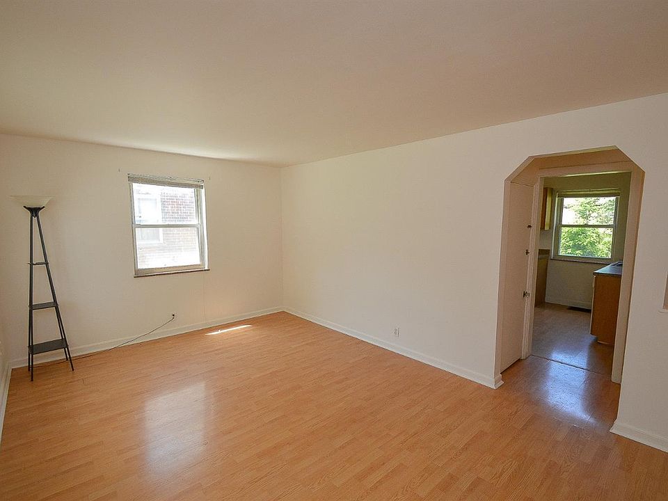 1st image of 6921 Pinoak Dr