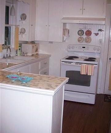 4th image of 621 Kaufman St S