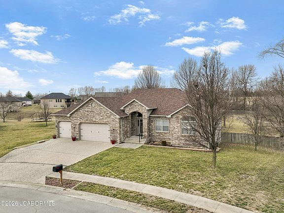 3rd image of 609 Caspian Cir