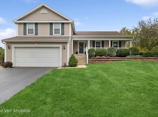 650 Barton Ln, Crystal Lake, IL 60014