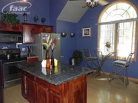 2nd image of 2387 Willowdale Dr