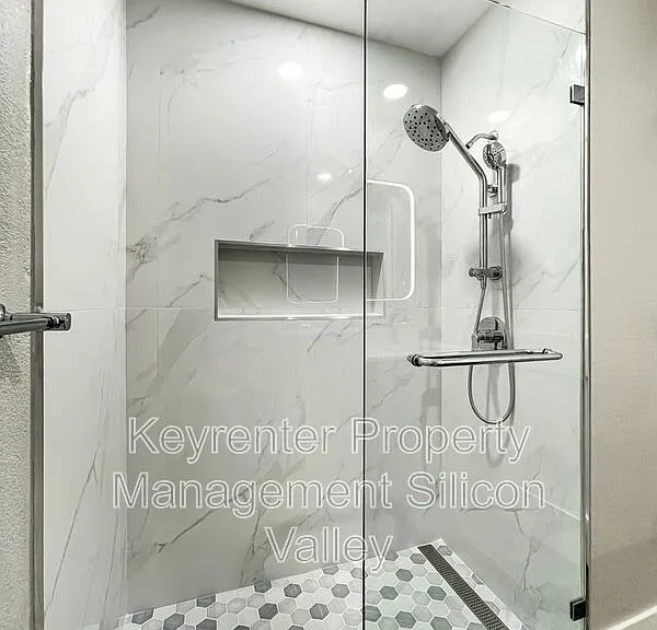 1806 Blackmore Ct — Photo 16