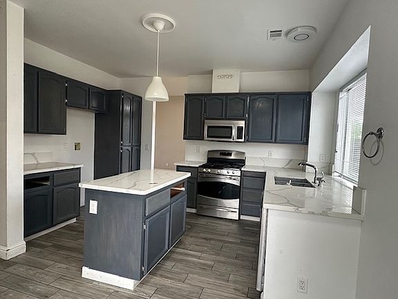 4th image of 176 W C St