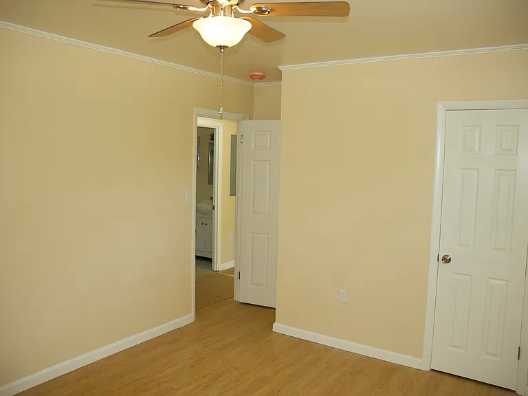 559 Pulaski St #1 — Photo 5
