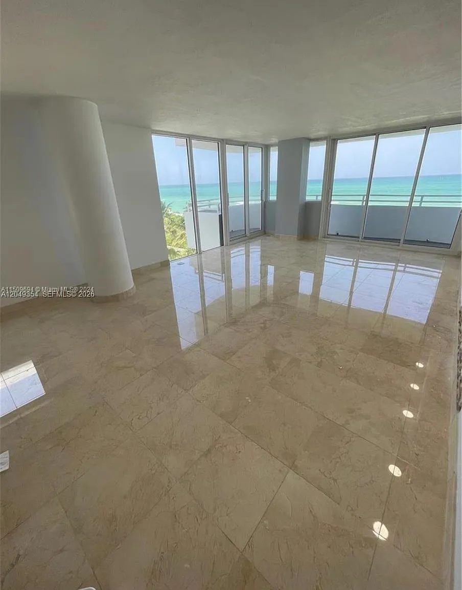 Rimini Beach Condo — Photo 4