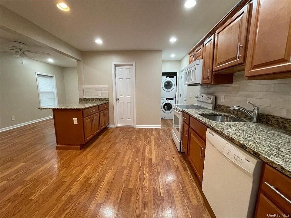 1st image of 29 Fort Putnam St #1