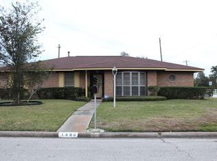 1800 Chesapeake St, Baytown, TX 77520