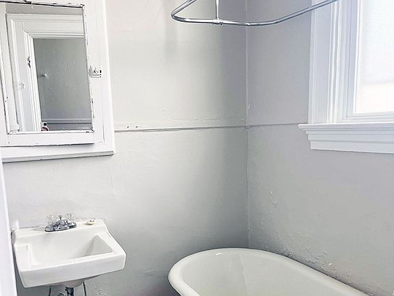 4th image of 2829 Glendora Ave APT 4