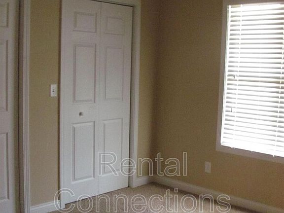 5th image of 108 S Carbon St APT B