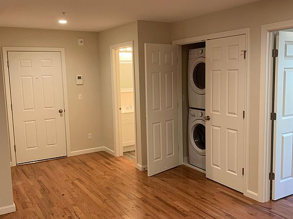 4th image of 85 Lowell Street Ct #9