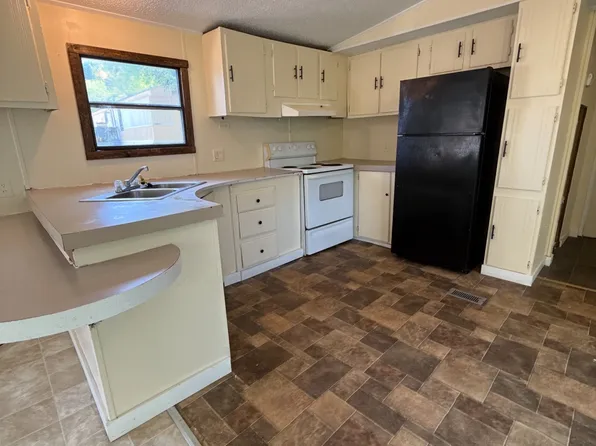 115 Hane Cir, Central, SC 29630