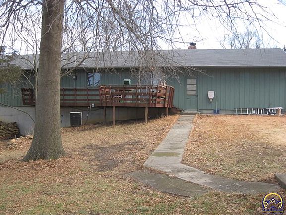 2nd image of 3539 NE Meriden Rd
